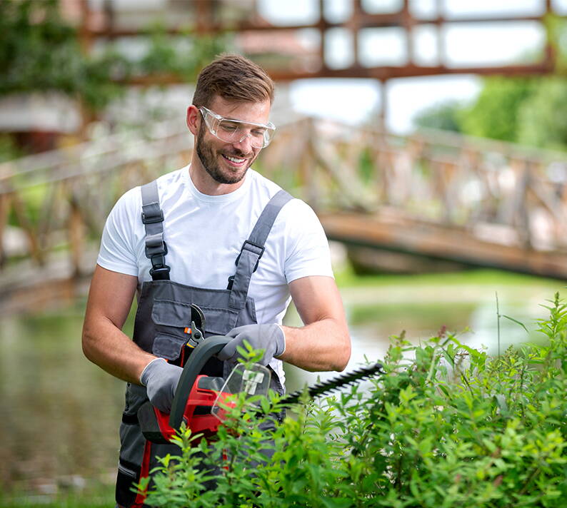 As a self-employed person, you need to be able to concentrate on what matters most: your business. Union Swiss Brokers Holding AG supports you in this and gives you the freedom you need.