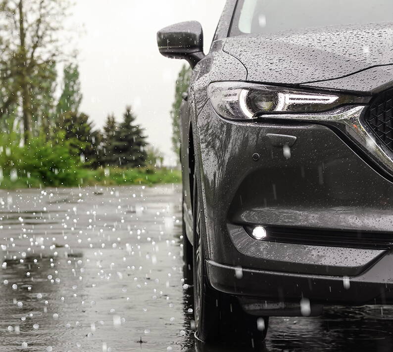 Help with hail damage. Union Swiss Brokers Holding AG supports you in the event of hail damage and works with you to carry out a risk analysis.